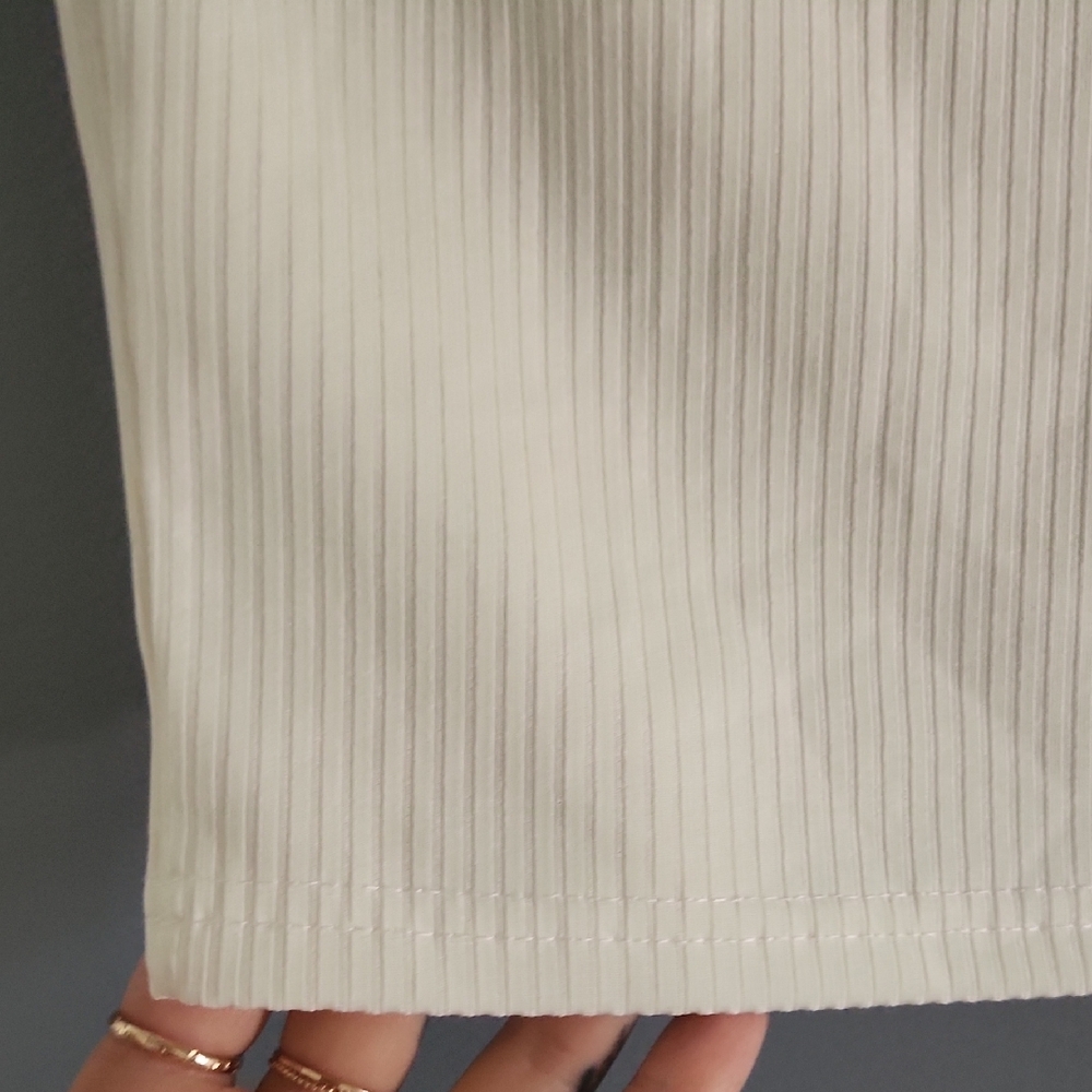 Off-Shoulder Ribbed White/ Cream Crop Top - Picture 3 of 5